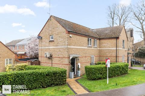 3 bed property, in Powdermill Lane, £465,000