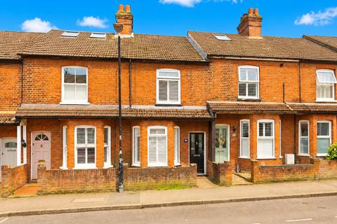 3 bed property, in Camp View Road, £539,000