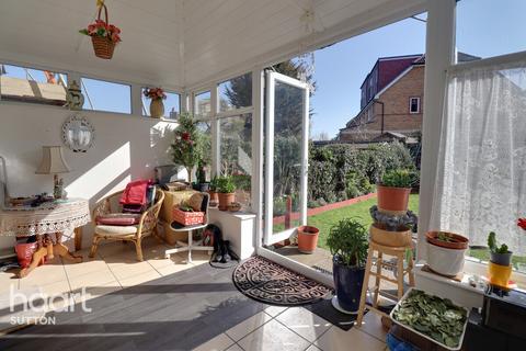 3 bed property, in Central Road, £540,000