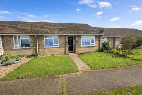 2 bed property, in Castle Cary BA7, £200,000
