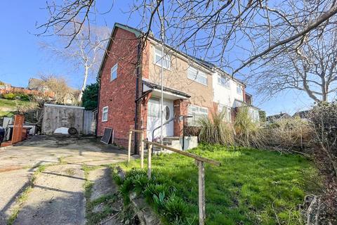 3 bed property, in Redhill Drive, £240,000