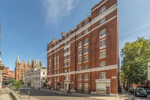1 bed property, in Hastings Street, £425,000