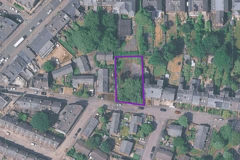 Studio, in Broomspring Lane, £485,000