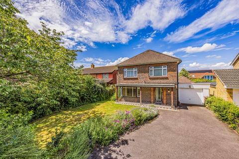 3 bed property, in Southbourne Avenue, £675,000