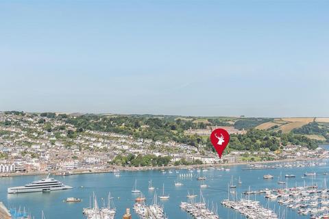 2 bed property, in North Embankment, £299,950
