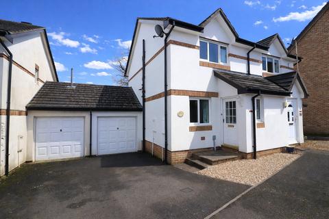 2 bed property, in Amyas Way, £229,500