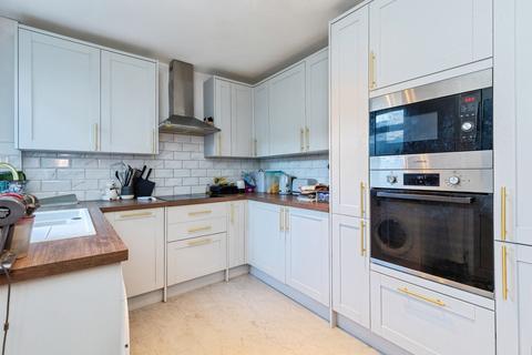 2 bed property, in Jeffery Street, £190,000