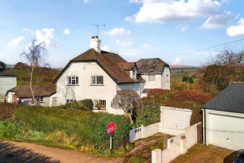 3 bed property, in Pool Park, £450,000