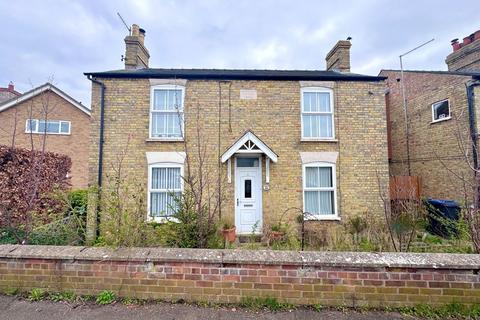 3 bed property, in The Butts, £300,000