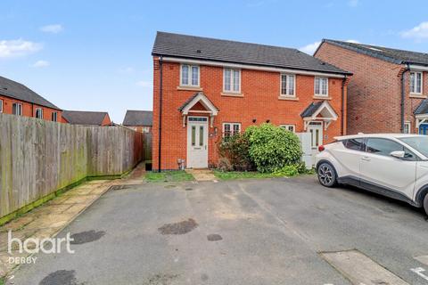 3 bed property, in Richardson Way, £250,000