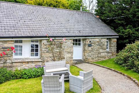 2 bed property, in Advent, £200,000