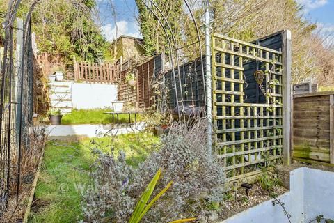 2 bed property, in Castle Road, £230,000