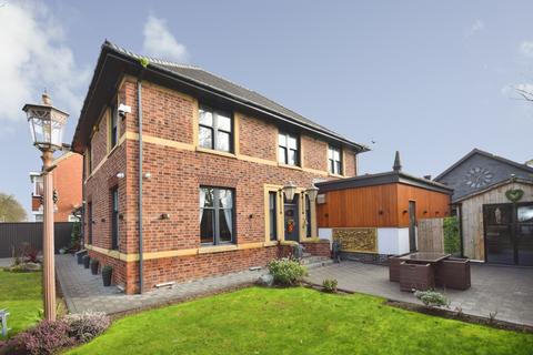 4 bed property, in Scarbrough Avenue, £580,000