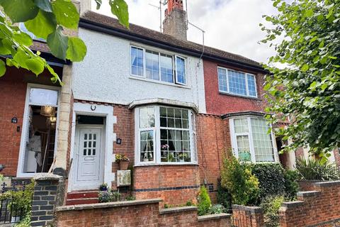 3 bed property, in Rothwell Road, £185,000
