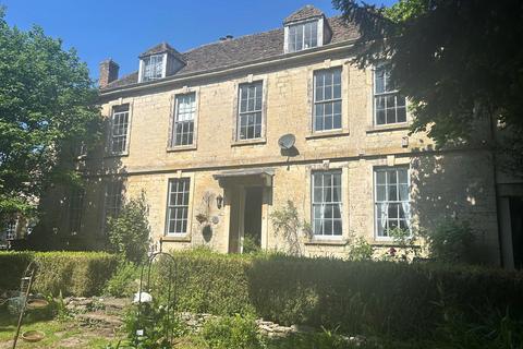 6 bed property, in 31 The Street, £1,100,000