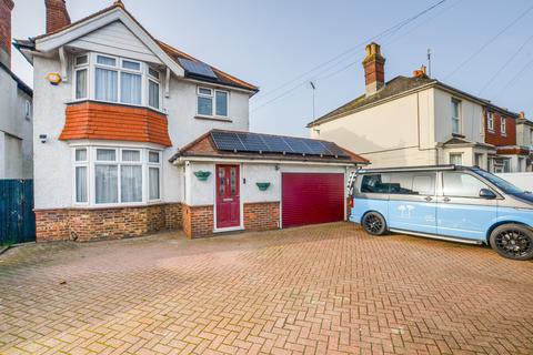 4 bed property, in South Road, £425,000