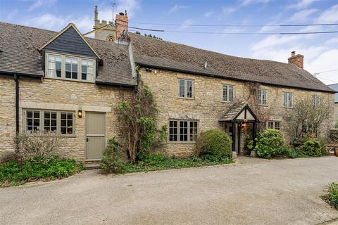 3 bed property, in High Street, £1,200,000