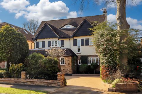 5 bed property, in Brookside, £1,600,000