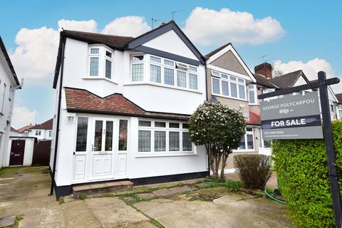 3 bed property, in Brook Drive, £550,000
