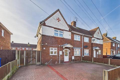 3 bed property, in Taverner Road, £150,000