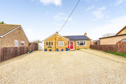 3 bed property, in Main Street, £550,000