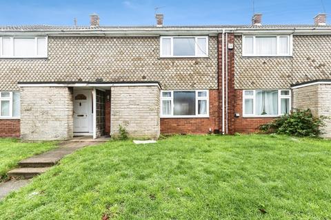 2 bed property, in Shelley Drive, £100,000
