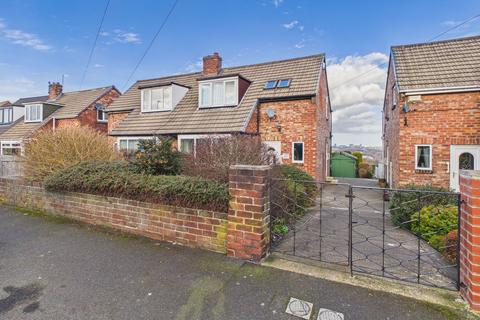 3 bed property, in Braeside, £140,000