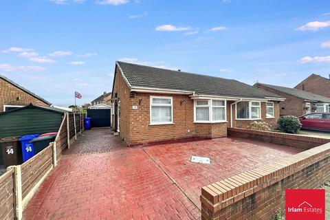 1 bed property, in School Lane, £225,000