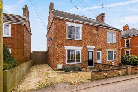 3 bed property, in Hallgate, £235,000