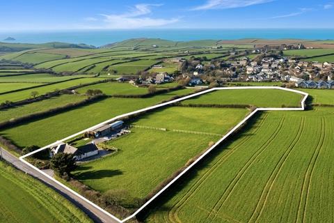 4 bed property, in Tregole, £850,000