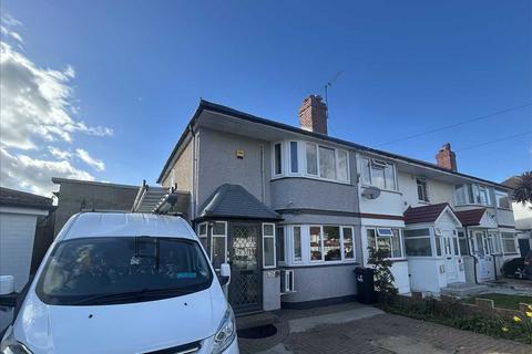 3 bed property, in Richmond Avenue, £549,950