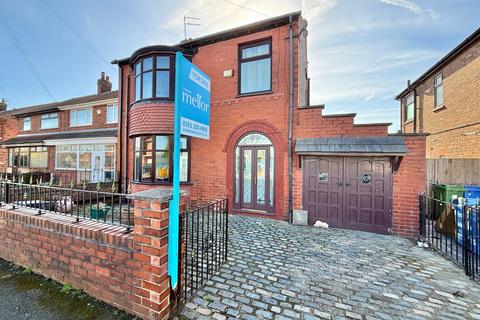 3 bed property, in Balmoral Drive, £350,000