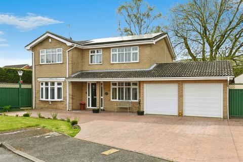 4 bed property, in Peckover Drive, £495,000