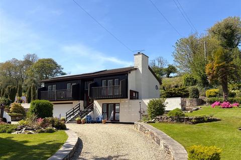 4 bed property, in West End, £695,000