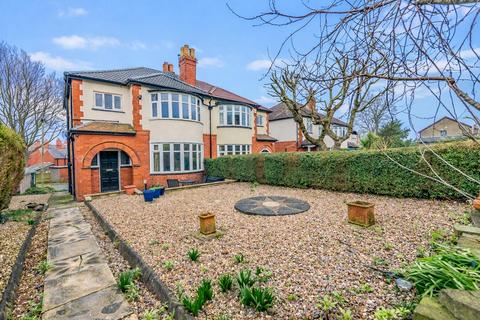 3 bed property, in Westfield Avenue, £274,500