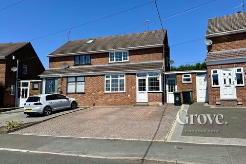 2 bed property, in Cranmoor Crescent, £254,000
