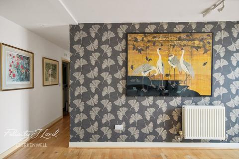 2 bed property, in Seward Street, £750,000