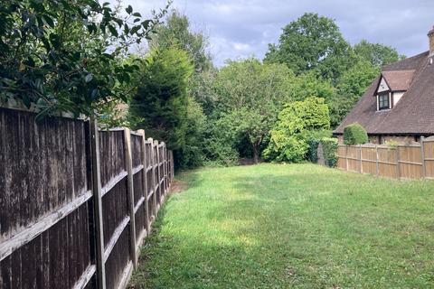 Studio, in South Approach, £70,000
