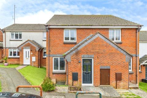 2 bed property, in Smallcombe Road, £210,000