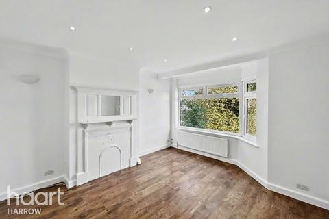 1 bed property, in Grange Road, £275,000