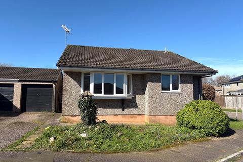 3 bed property, in Walden Road, £240,000
