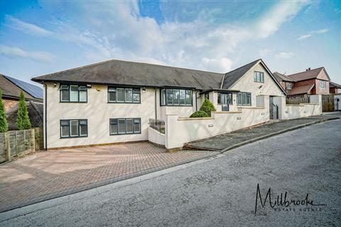 5 bed property, in The Mount, £1,575,000