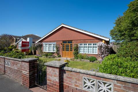 3 bed property, in Links Road, £360,000