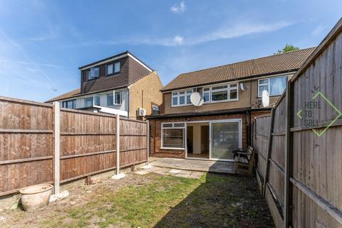 3 bed property, in Firs Park Gardens, £600,000