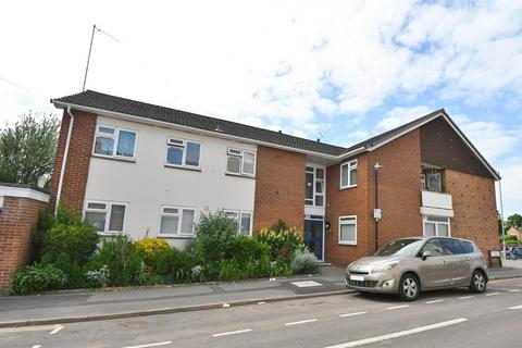 2 bed property, in New Brook Street, £175,000