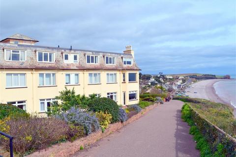 2 bed property, in Cliff Road, £290,000
