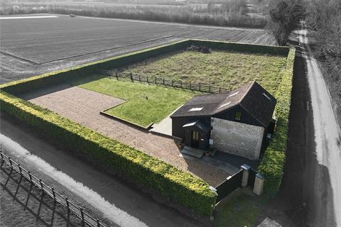 2 bed property, in Weston Ditch, £300,000