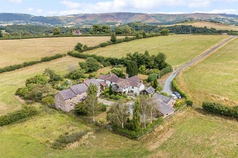 4 bed property, in Hope Park Farmhouse, £850,000