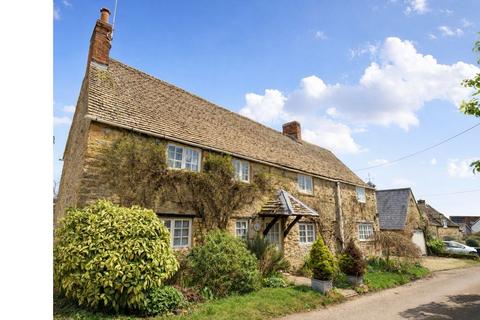 4 bed property, in Hill Farm Lane, £1,000,000