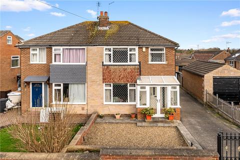 3 bed property, in Meadowcroft, £325,000